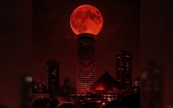 Crimson Moon Over Nairobi Kicc - HD Wallpaper | Free Download | 4K Ultra HD