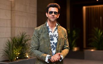 Hrithik’s Shades Attitude Hd Look - HD Wallpaper | Free Download | 4K Ultra HD