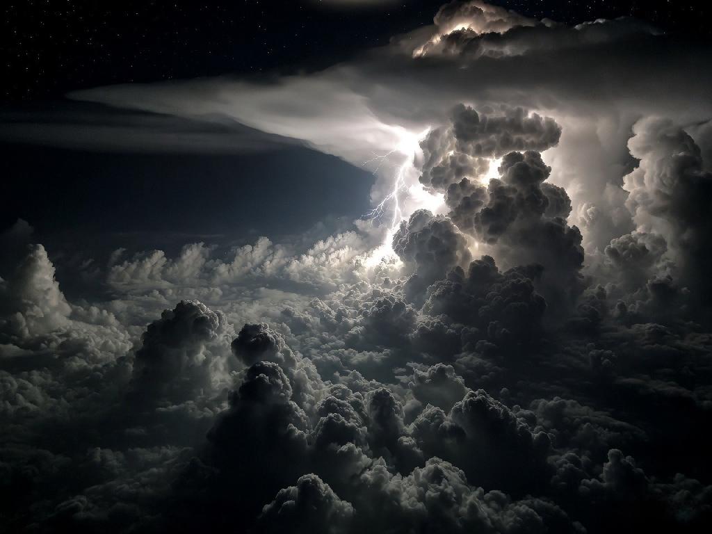 Thunderstorm lightning sky 1024x768