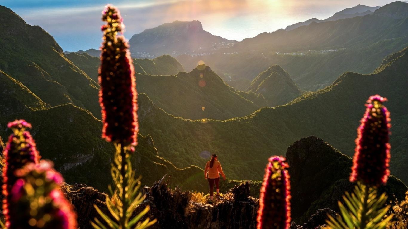 Adventure girl sunset 1366x768
