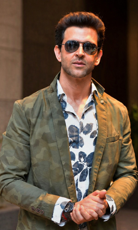 Hrithik sunglasses style 480x800